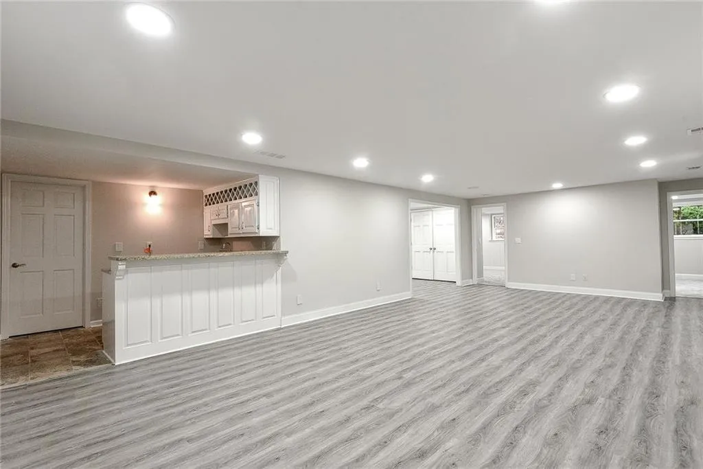 220 Rutland Court, Sandy Springs, Georgia 30350, 7 Bedrooms Bedrooms, ,5 BathroomsBathrooms,Residential,Sold,220 Rutland Court,6070785