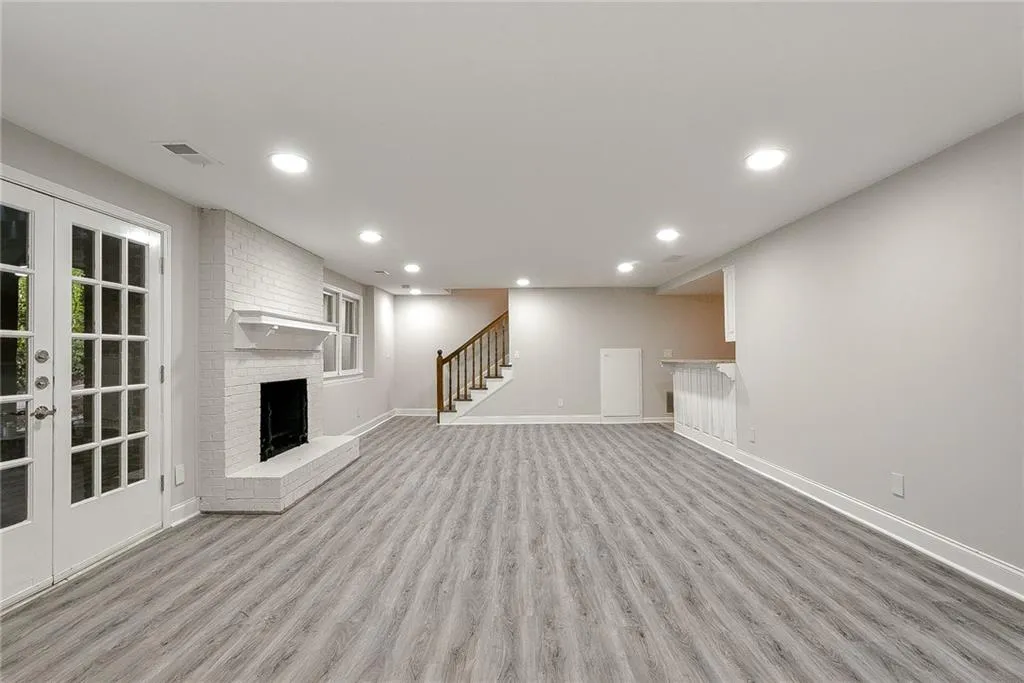 220 Rutland Court, Sandy Springs, Georgia 30350, 7 Bedrooms Bedrooms, ,5 BathroomsBathrooms,Residential,Sold,220 Rutland Court,6070785
