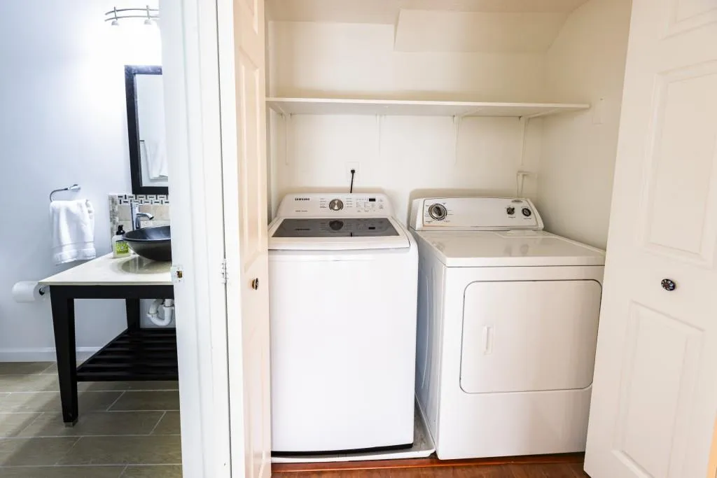 54 Dunwoody Springs Drive Unit 54, Atlanta, Georgia 30328, 2 Bedrooms Bedrooms, ,2 BathroomsBathrooms,Residential,Sold,54 Dunwoody Springs Drive Unit 54,7467527