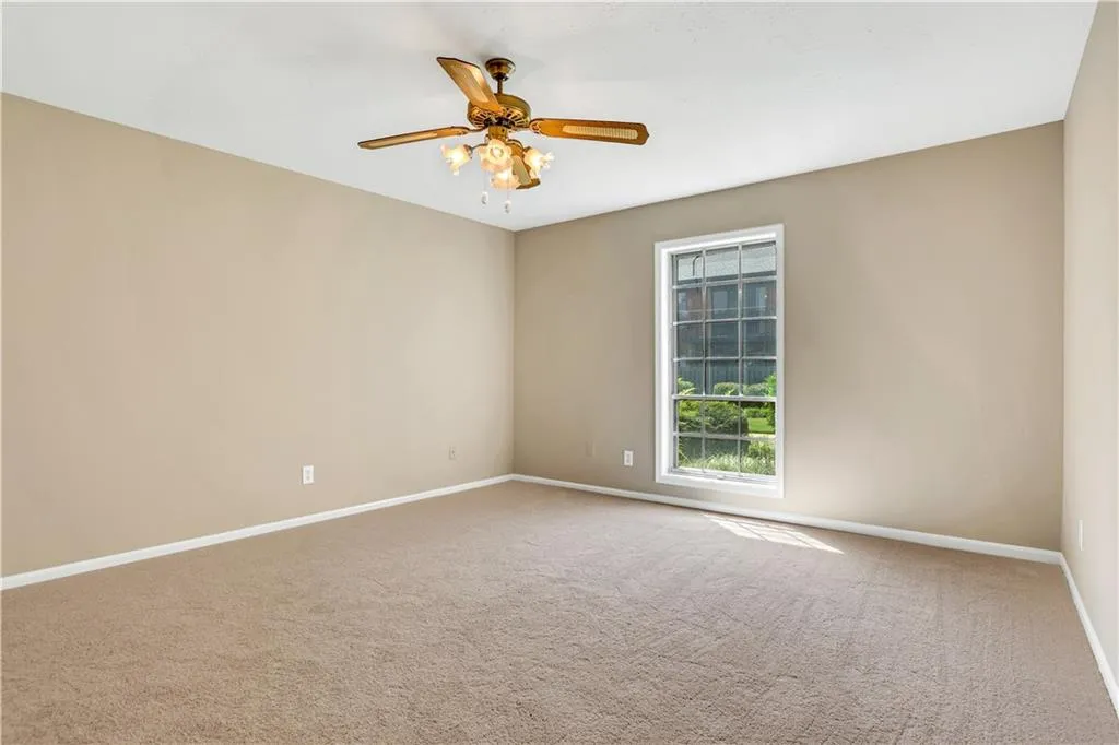 6851 Roswell Road Unit B4, Sandy Springs, Georgia 30328, 1 Bedroom Bedrooms, ,1 BathroomBathrooms,Residential,Sold,6851 Roswell Road Unit B4,6917233