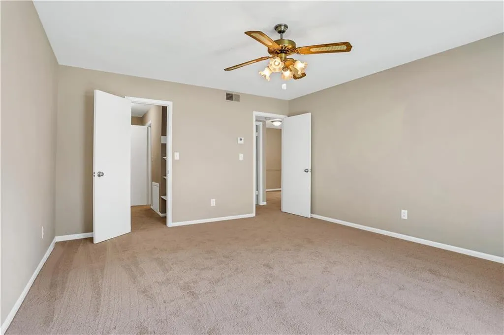 6851 Roswell Road Unit B4, Sandy Springs, Georgia 30328, 1 Bedroom Bedrooms, ,1 BathroomBathrooms,Residential,Sold,6851 Roswell Road Unit B4,6917233