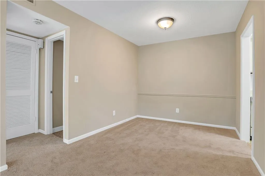 6851 Roswell Road Unit B4, Sandy Springs, Georgia 30328, 1 Bedroom Bedrooms, ,1 BathroomBathrooms,Residential,Sold,6851 Roswell Road Unit B4,6917233