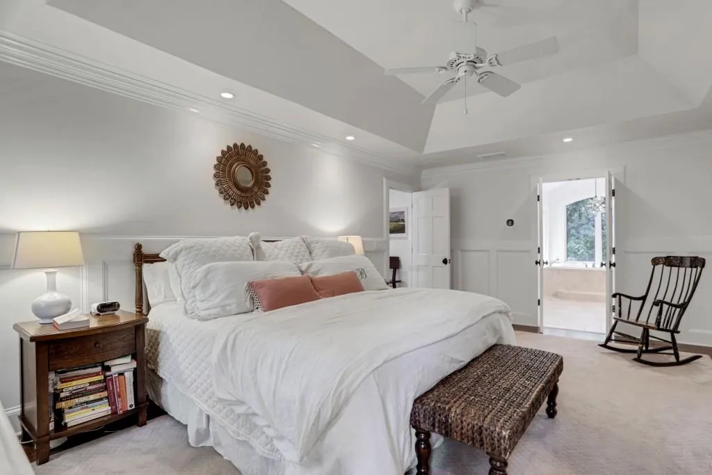 5570 Lake Island Drive, Sandy Springs, Georgia 30327, 5 Bedrooms Bedrooms, ,4 BathroomsBathrooms,Residential,Sold,5570 Lake Island Drive,7111320