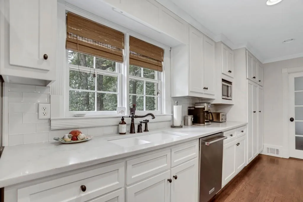 5570 Lake Island Drive, Sandy Springs, Georgia 30327, 5 Bedrooms Bedrooms, ,4 BathroomsBathrooms,Residential,Sold,5570 Lake Island Drive,7111320