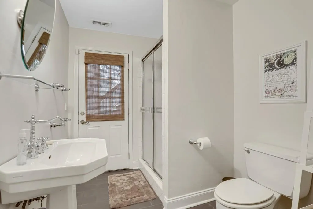 5570 Lake Island Drive, Sandy Springs, Georgia 30327, 5 Bedrooms Bedrooms, ,4 BathroomsBathrooms,Residential,Sold,5570 Lake Island Drive,7111320