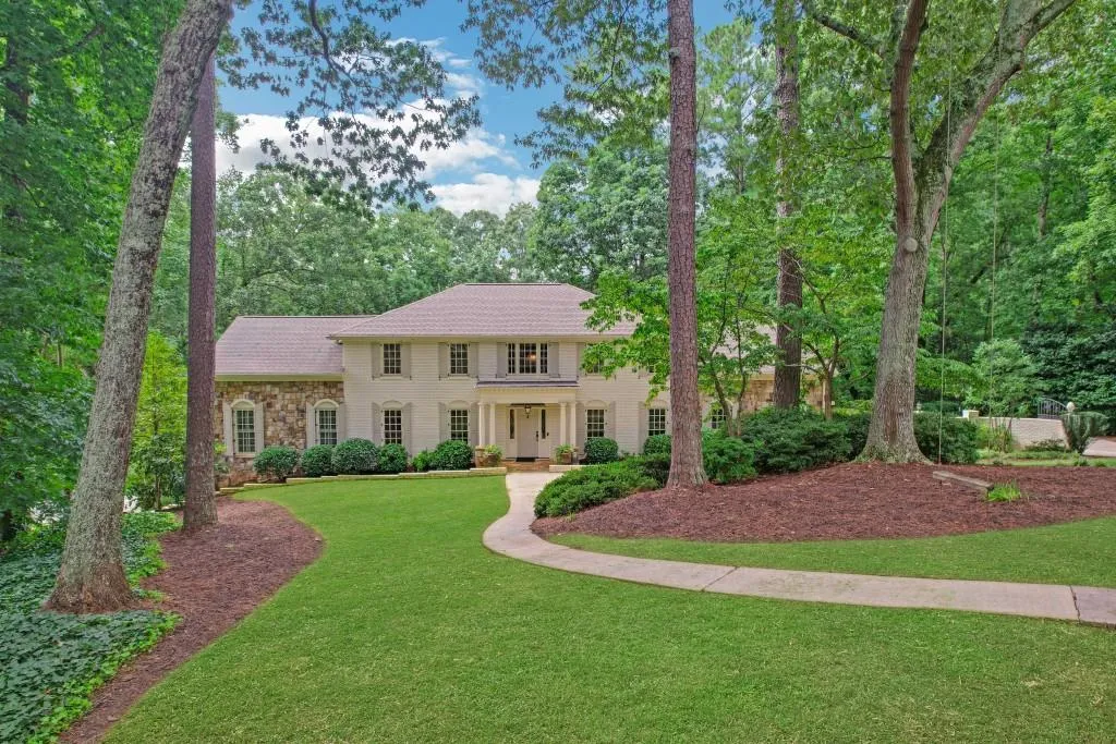 5570 Lake Island Drive, Sandy Springs, Georgia 30327, 5 Bedrooms Bedrooms, ,4 BathroomsBathrooms,Residential,Sold,5570 Lake Island Drive,7111320