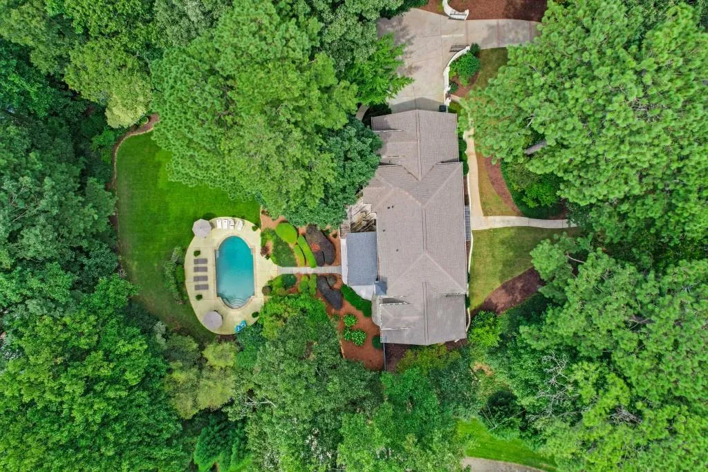 5570 Lake Island Drive, Sandy Springs, Georgia 30327, 5 Bedrooms Bedrooms, ,4 BathroomsBathrooms,Residential,Sold,5570 Lake Island Drive,7111320