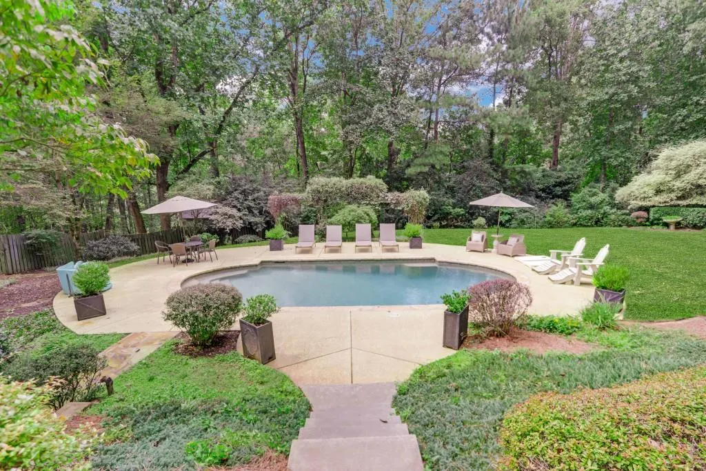 5570 Lake Island Drive, Sandy Springs, Georgia 30327, 5 Bedrooms Bedrooms, ,4 BathroomsBathrooms,Residential,Sold,5570 Lake Island Drive,7111320