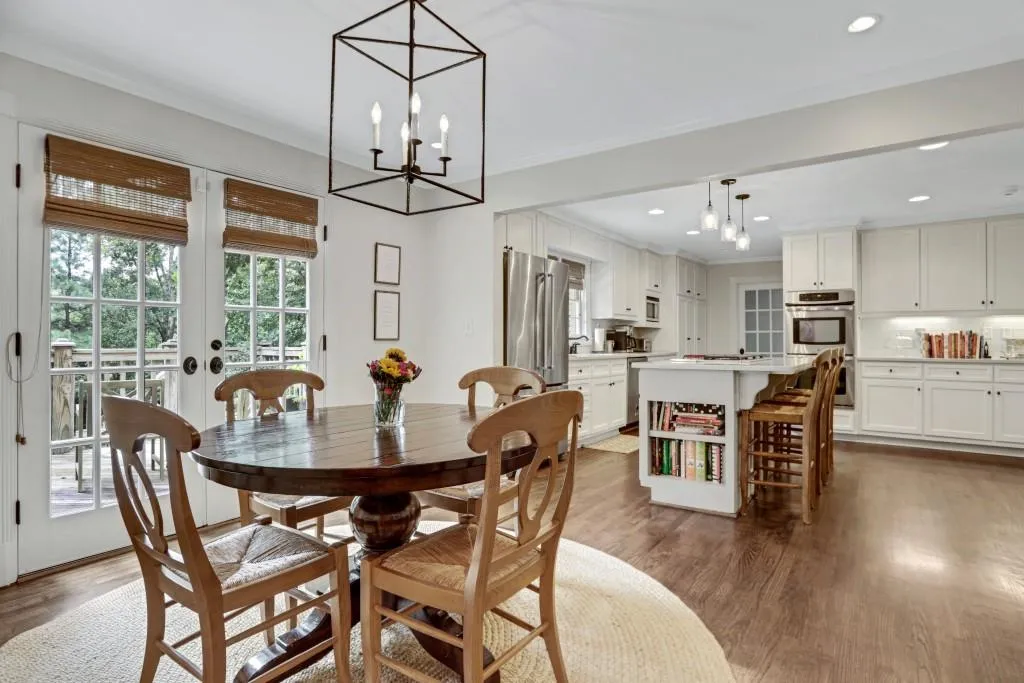 5570 Lake Island Drive, Sandy Springs, Georgia 30327, 5 Bedrooms Bedrooms, ,4 BathroomsBathrooms,Residential,Sold,5570 Lake Island Drive,7111320