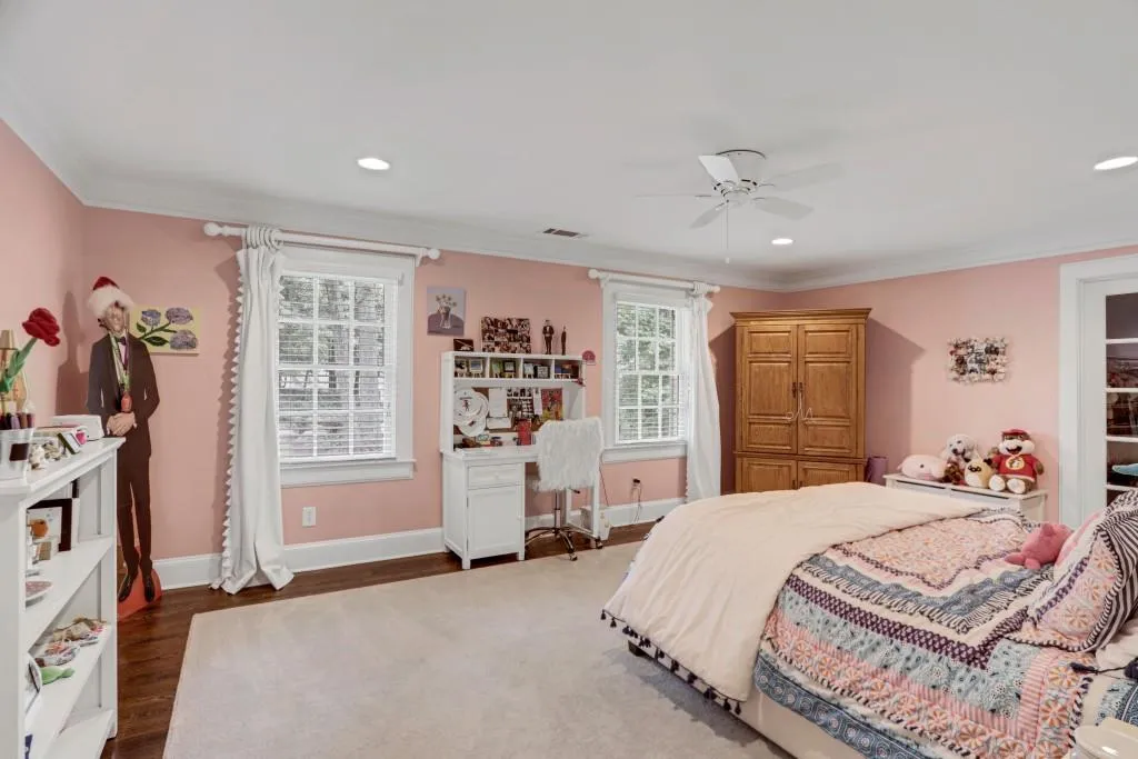 5570 Lake Island Drive, Sandy Springs, Georgia 30327, 5 Bedrooms Bedrooms, ,4 BathroomsBathrooms,Residential,Sold,5570 Lake Island Drive,7111320