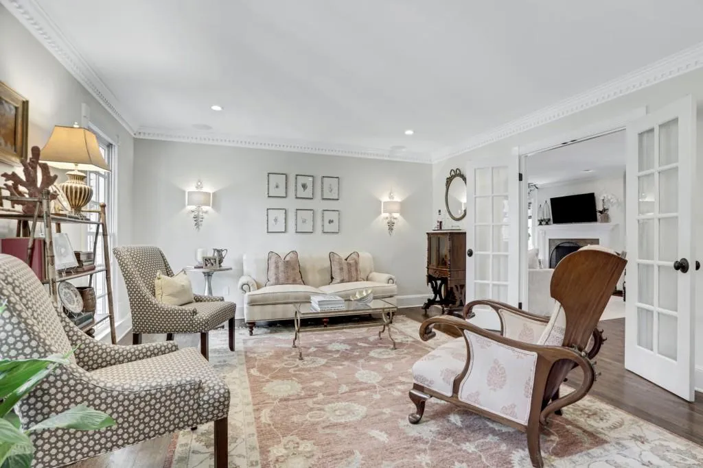 5570 Lake Island Drive, Sandy Springs, Georgia 30327, 5 Bedrooms Bedrooms, ,4 BathroomsBathrooms,Residential,Sold,5570 Lake Island Drive,7111320