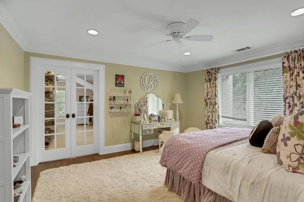 5570 Lake Island Drive, Sandy Springs, Georgia 30327, 5 Bedrooms Bedrooms, ,4 BathroomsBathrooms,Residential,Sold,5570 Lake Island Drive,7111320