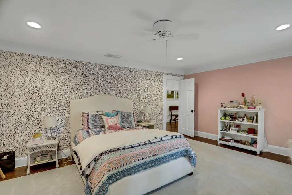 5570 Lake Island Drive, Sandy Springs, Georgia 30327, 5 Bedrooms Bedrooms, ,4 BathroomsBathrooms,Residential,Sold,5570 Lake Island Drive,7111320