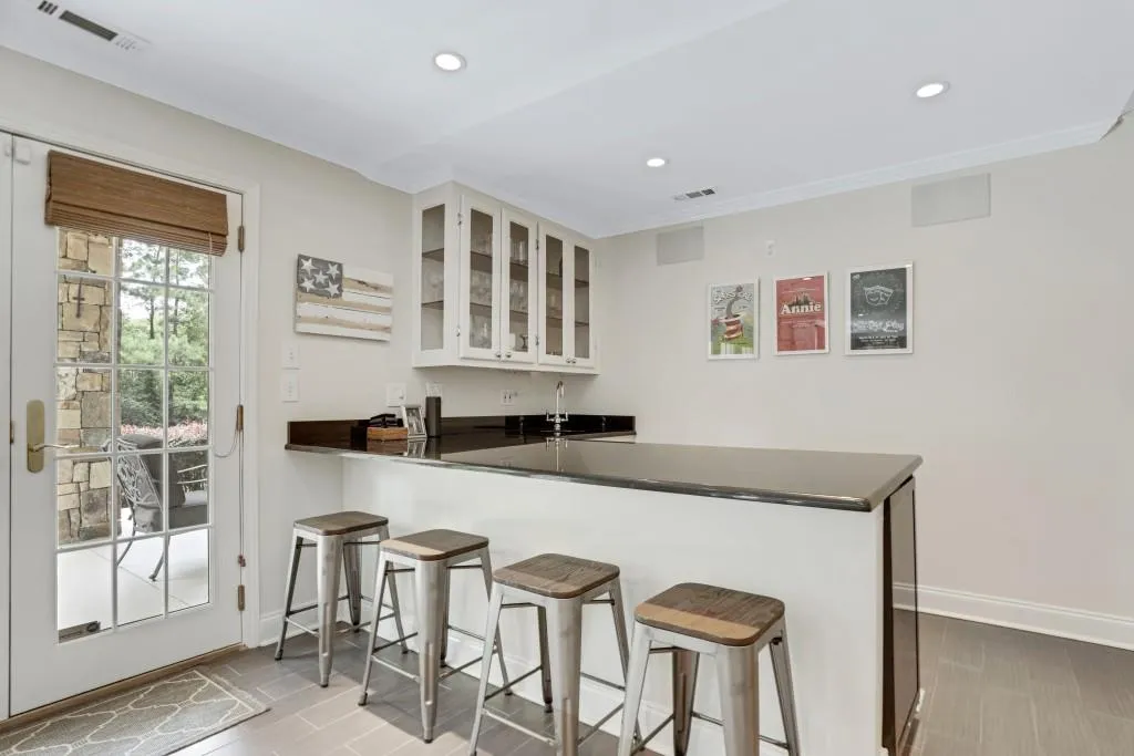 5570 Lake Island Drive, Sandy Springs, Georgia 30327, 5 Bedrooms Bedrooms, ,4 BathroomsBathrooms,Residential,Sold,5570 Lake Island Drive,7111320