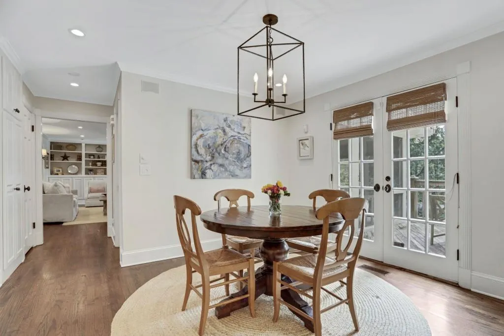 5570 Lake Island Drive, Sandy Springs, Georgia 30327, 5 Bedrooms Bedrooms, ,4 BathroomsBathrooms,Residential,Sold,5570 Lake Island Drive,7111320