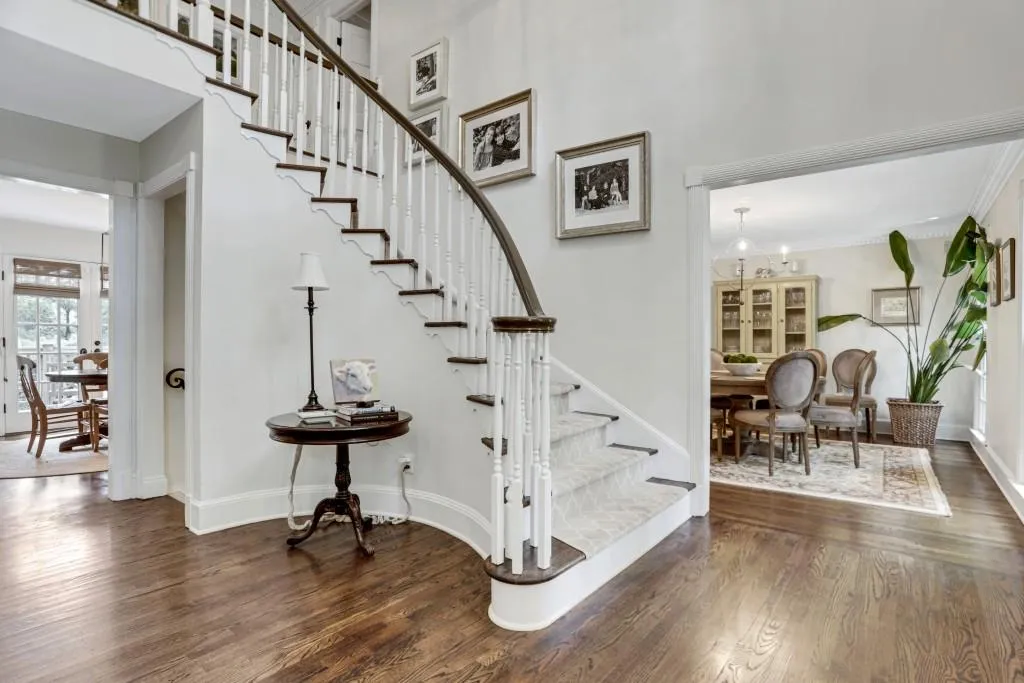 5570 Lake Island Drive, Sandy Springs, Georgia 30327, 5 Bedrooms Bedrooms, ,4 BathroomsBathrooms,Residential,Sold,5570 Lake Island Drive,7111320