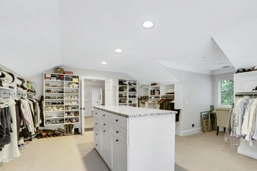 5570 Lake Island Drive, Sandy Springs, Georgia 30327, 5 Bedrooms Bedrooms, ,4 BathroomsBathrooms,Residential,Sold,5570 Lake Island Drive,7111320