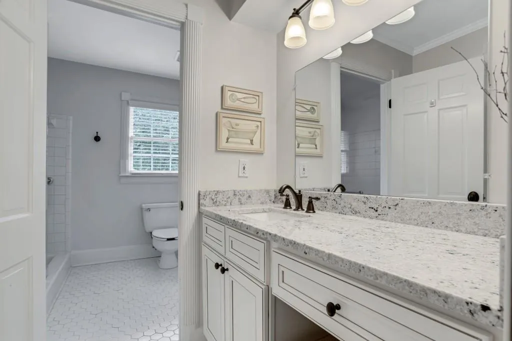 5570 Lake Island Drive, Sandy Springs, Georgia 30327, 5 Bedrooms Bedrooms, ,4 BathroomsBathrooms,Residential,Sold,5570 Lake Island Drive,7111320