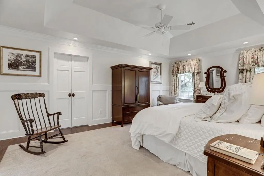 5570 Lake Island Drive, Sandy Springs, Georgia 30327, 5 Bedrooms Bedrooms, ,4 BathroomsBathrooms,Residential,Sold,5570 Lake Island Drive,7111320