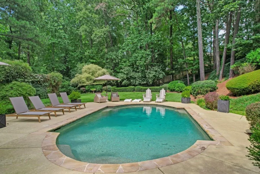 5570 Lake Island Drive, Sandy Springs, Georgia 30327, 5 Bedrooms Bedrooms, ,4 BathroomsBathrooms,Residential,Sold,5570 Lake Island Drive,7111320