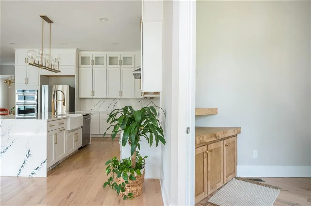 5915 Brookgreen Road, Atlanta, Georgia 30328, 5 Bedrooms Bedrooms, ,5 BathroomsBathrooms,Residential,Sold,5915 Brookgreen Road,7544152