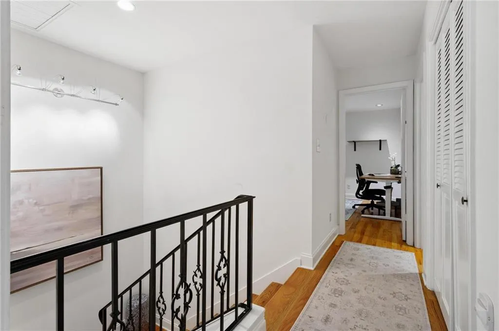 11 Ardmore Square Nw, Atlanta, Georgia 30309, 3 Bedrooms Bedrooms, ,2 BathroomsBathrooms,Residential,For Sale,11 Ardmore Square Nw,7613511