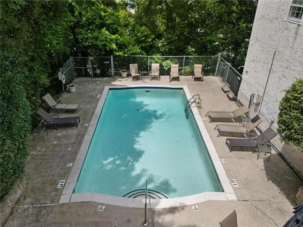 11 Ardmore Square Nw, Atlanta, Georgia 30309, 3 Bedrooms Bedrooms, ,2 BathroomsBathrooms,Residential,For Sale,11 Ardmore Square Nw,7613511