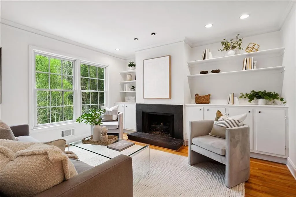 11 Ardmore Square Nw, Atlanta, Georgia 30309, 3 Bedrooms Bedrooms, ,2 BathroomsBathrooms,Residential,For Sale,11 Ardmore Square Nw,7613511