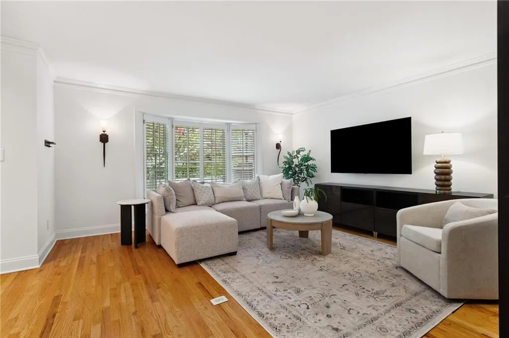 11 Ardmore Square Nw, Atlanta, Georgia 30309, 3 Bedrooms Bedrooms, ,2 BathroomsBathrooms,Residential,For Sale,11 Ardmore Square Nw,7613511
