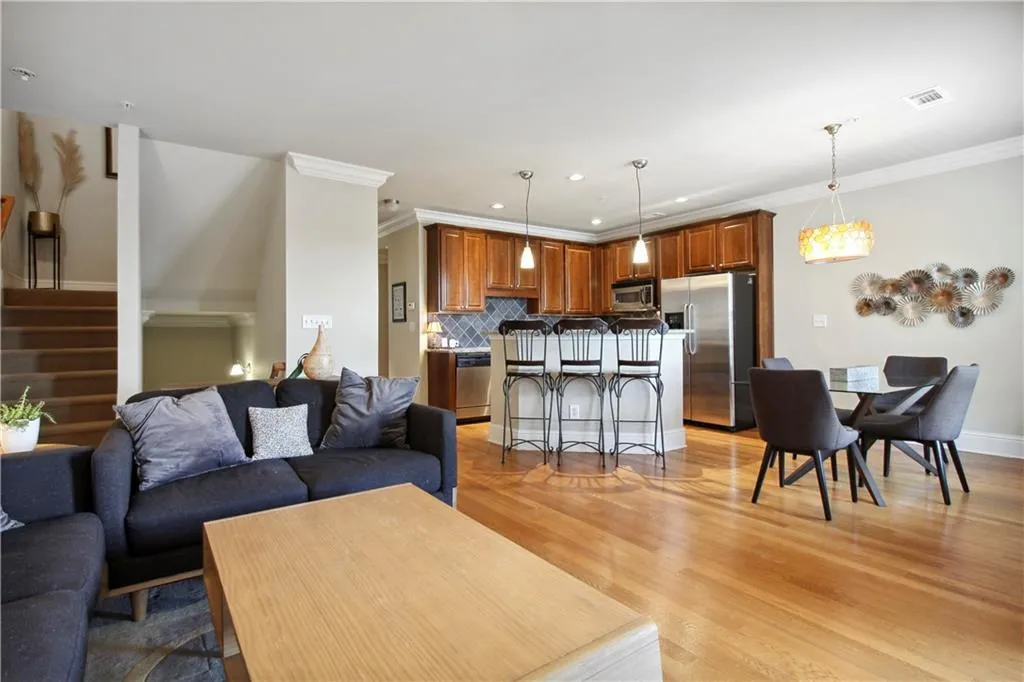 270 Le Gran Bend, Atlanta, Georgia 30328, 3 Bedrooms Bedrooms, ,2 BathroomsBathrooms,Residential,Sold,270 Le Gran Bend,7208450