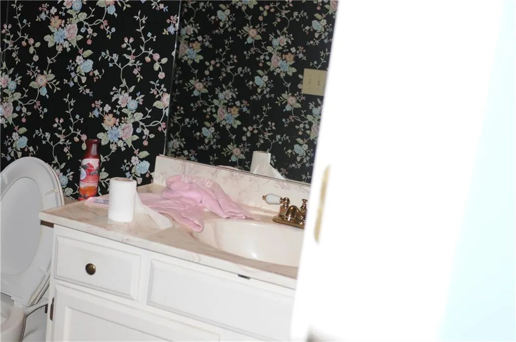 5668 River Oaks Place, Atlanta, Georgia 30327, 3 Bedrooms Bedrooms, ,3 BathroomsBathrooms,Residential,Sold,5668 River Oaks Place,6096227