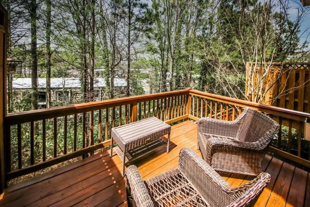 7630 Glisten Avenue, Sandy Springs, Georgia 30328, 3 Bedrooms Bedrooms, ,2 BathroomsBathrooms,Residential,Sold,7630 Glisten Avenue,7028041