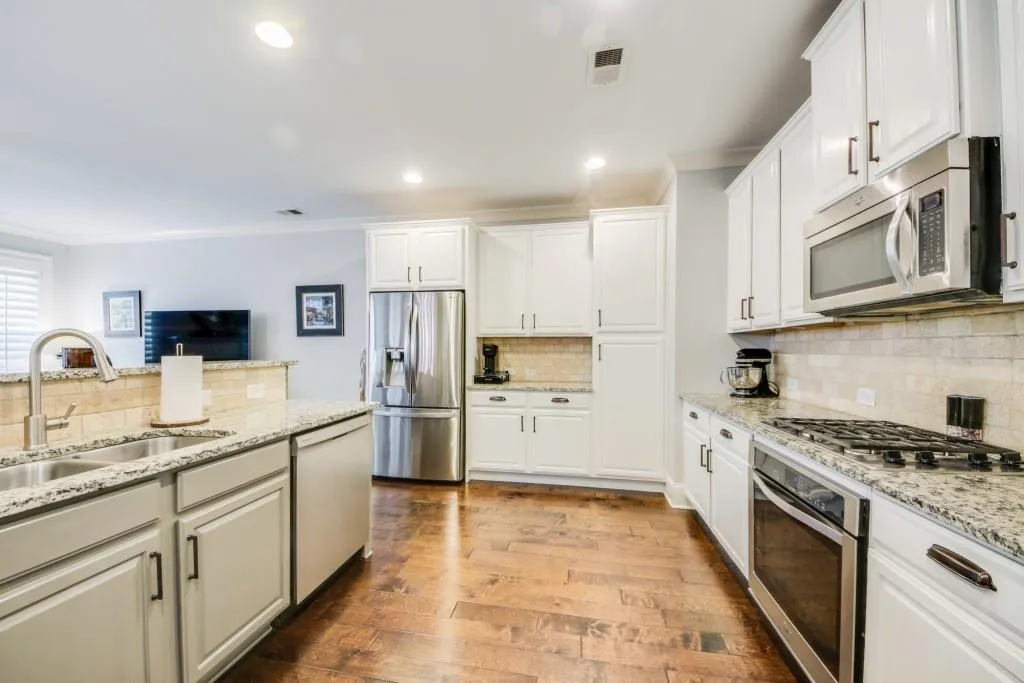 7630 Glisten Avenue, Sandy Springs, Georgia 30328, 3 Bedrooms Bedrooms, ,2 BathroomsBathrooms,Residential,Sold,7630 Glisten Avenue,7028041