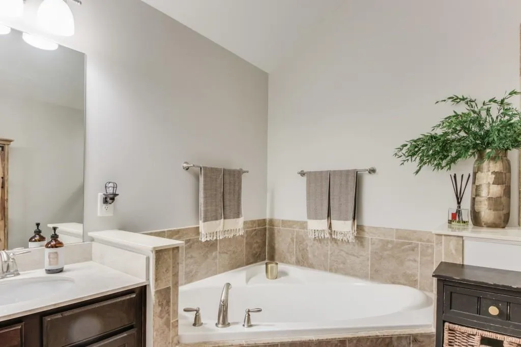 7630 Glisten Avenue, Sandy Springs, Georgia 30328, 3 Bedrooms Bedrooms, ,2 BathroomsBathrooms,Residential,Sold,7630 Glisten Avenue,7028041