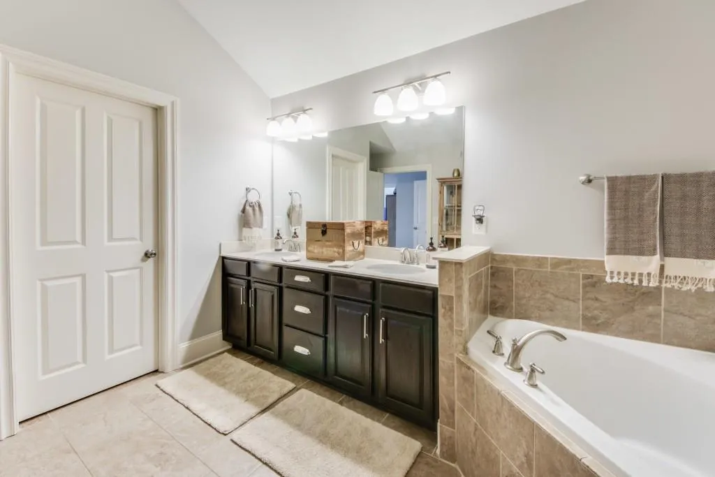 7630 Glisten Avenue, Sandy Springs, Georgia 30328, 3 Bedrooms Bedrooms, ,2 BathroomsBathrooms,Residential,Sold,7630 Glisten Avenue,7028041