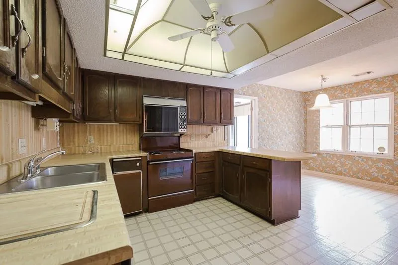 501 The North Chace, Atlanta, Georgia 30328, 3 Bedrooms Bedrooms, ,2 BathroomsBathrooms,Residential,Sold,501 The North Chace,5972174