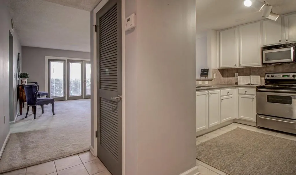 3650 Ashford Dunwoody Road Unit 817, Brookhaven, Georgia 30319, 2 Bedrooms Bedrooms, ,1 BathroomBathrooms,Residential,Sold,3650 Ashford Dunwoody Road Unit 817,5620483