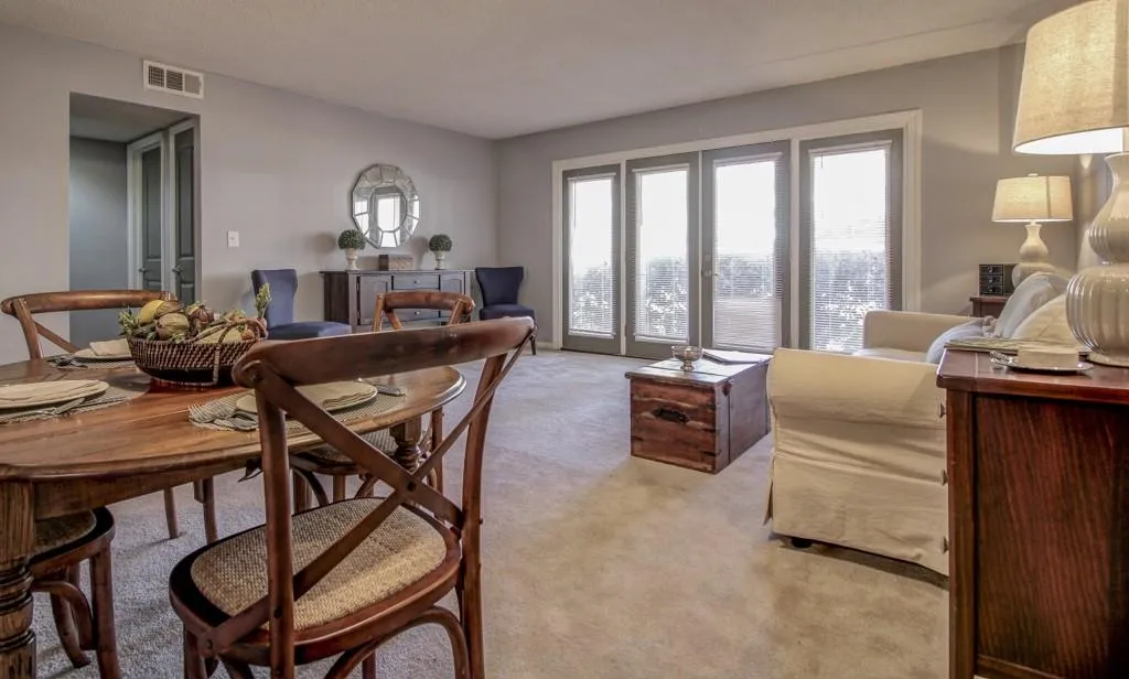 3650 Ashford Dunwoody Road Unit 817, Brookhaven, Georgia 30319, 2 Bedrooms Bedrooms, ,1 BathroomBathrooms,Residential,Sold,3650 Ashford Dunwoody Road Unit 817,5620483