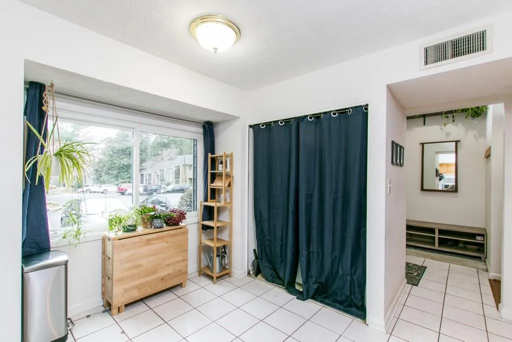 80 Goldrush Circle, Atlanta, Georgia 30328, 2 Bedrooms Bedrooms, ,2 BathroomsBathrooms,Residential,Sold,80 Goldrush Circle,6825367