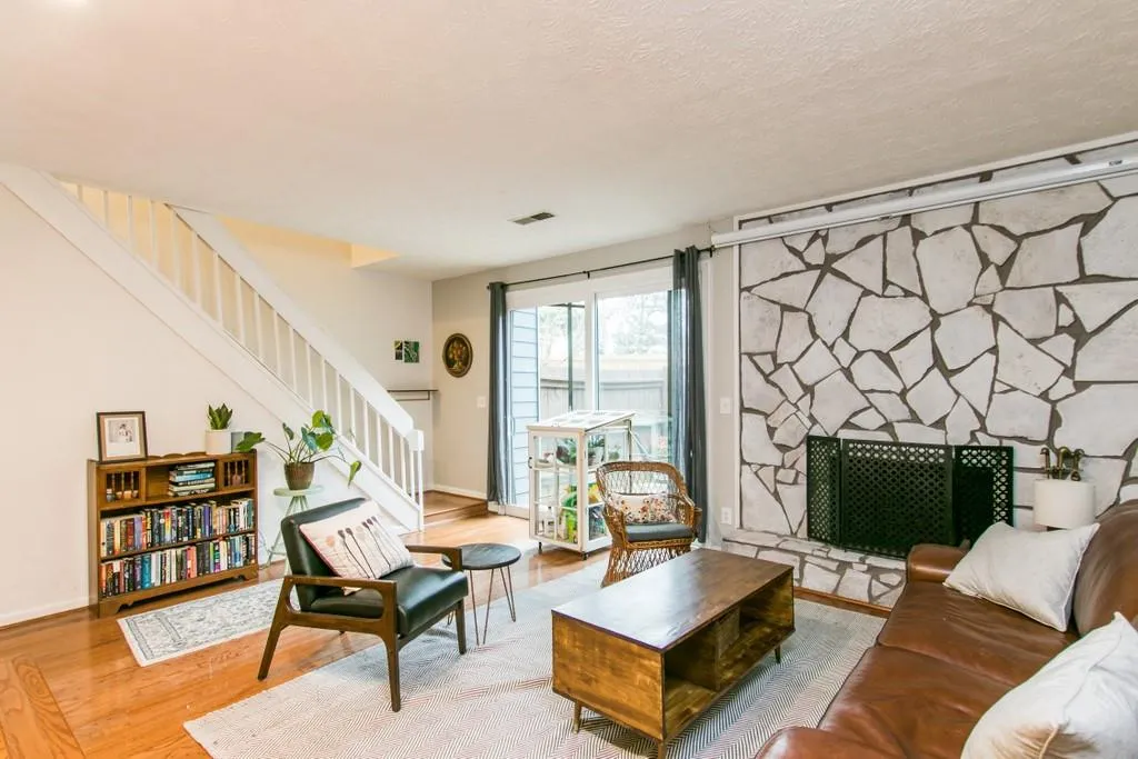 80 Goldrush Circle, Atlanta, Georgia 30328, 2 Bedrooms Bedrooms, ,2 BathroomsBathrooms,Residential,Sold,80 Goldrush Circle,6825367