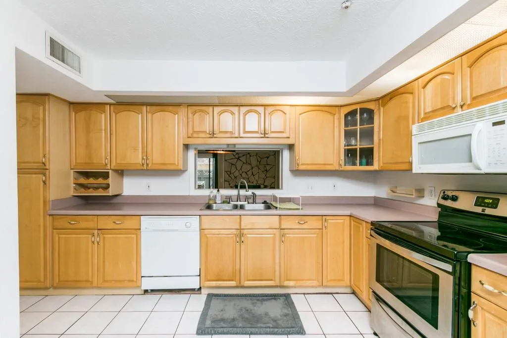 80 Goldrush Circle, Atlanta, Georgia 30328, 2 Bedrooms Bedrooms, ,2 BathroomsBathrooms,Residential,Sold,80 Goldrush Circle,6825367