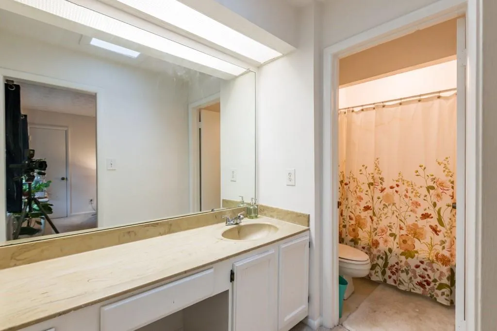 80 Goldrush Circle, Atlanta, Georgia 30328, 2 Bedrooms Bedrooms, ,2 BathroomsBathrooms,Residential,Sold,80 Goldrush Circle,6825367