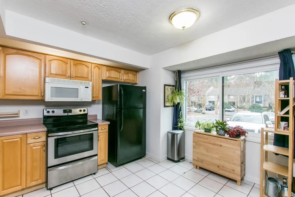 80 Goldrush Circle, Atlanta, Georgia 30328, 2 Bedrooms Bedrooms, ,2 BathroomsBathrooms,Residential,Sold,80 Goldrush Circle,6825367