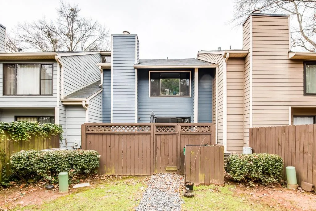 80 Goldrush Circle, Atlanta, Georgia 30328, 2 Bedrooms Bedrooms, ,2 BathroomsBathrooms,Residential,Sold,80 Goldrush Circle,6825367