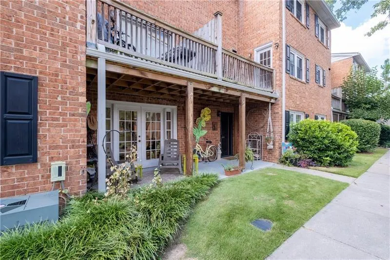 6520 Roswell Road Unit 22, Sandy Springs, Georgia 30328, 2 Bedrooms Bedrooms, ,2 BathroomsBathrooms,Residential,Sold,6520 Roswell Road Unit 22,7148197