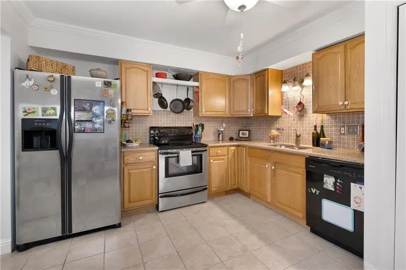 6520 Roswell Road Unit 22, Sandy Springs, Georgia 30328, 2 Bedrooms Bedrooms, ,2 BathroomsBathrooms,Residential,Sold,6520 Roswell Road Unit 22,7148197