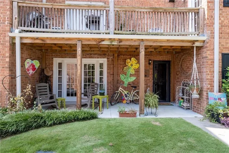 6520 Roswell Road Unit 22, Sandy Springs, Georgia 30328, 2 Bedrooms Bedrooms, ,2 BathroomsBathrooms,Residential,Sold,6520 Roswell Road Unit 22,7148197