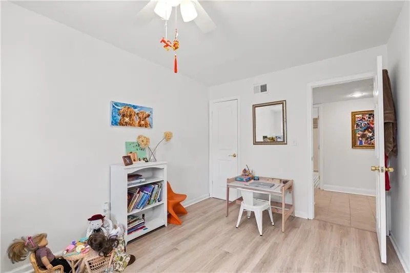 6520 Roswell Road Unit 22, Sandy Springs, Georgia 30328, 2 Bedrooms Bedrooms, ,2 BathroomsBathrooms,Residential,Sold,6520 Roswell Road Unit 22,7148197