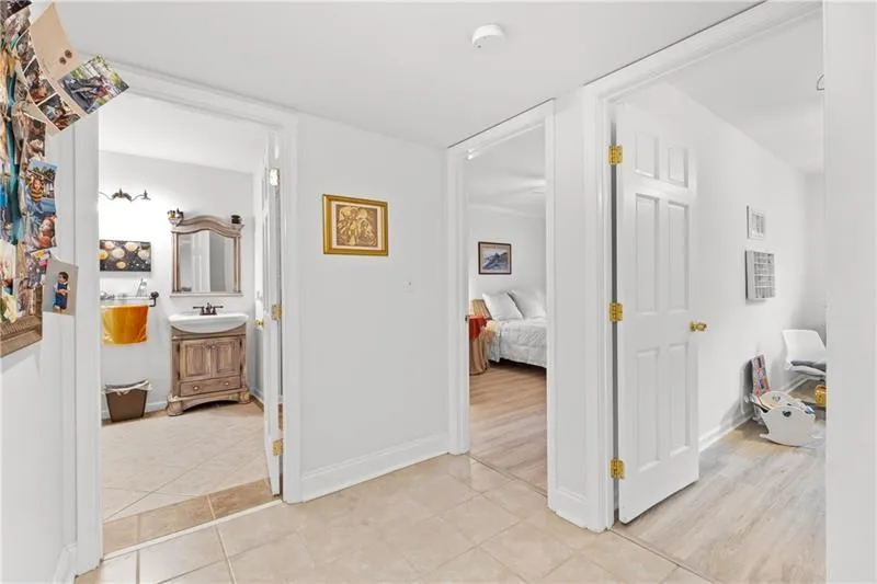 6520 Roswell Road Unit 22, Sandy Springs, Georgia 30328, 2 Bedrooms Bedrooms, ,2 BathroomsBathrooms,Residential,Sold,6520 Roswell Road Unit 22,7148197