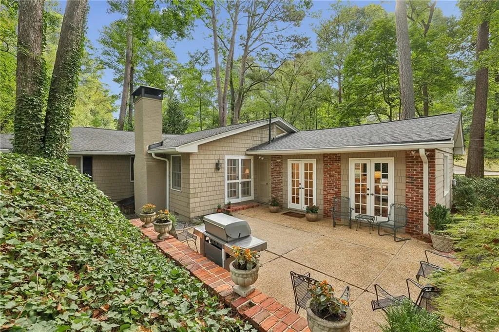 2970 Mornington Drive Nw, Atlanta, Georgia 30327, 4 Bedrooms Bedrooms, 0 ,3 BathroomsBathrooms,Residential,For Sale,2970 Mornington Drive Nw,7837313